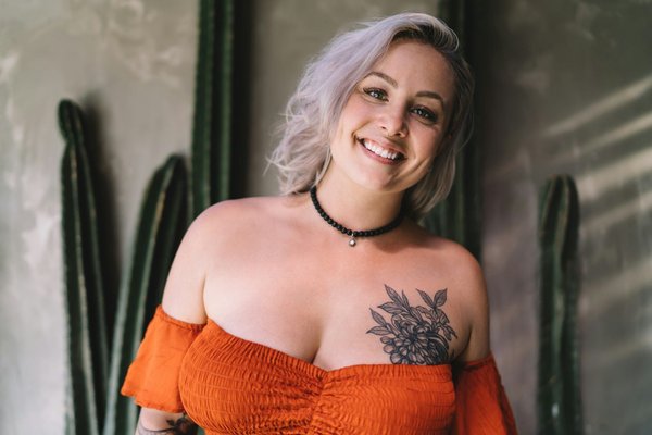 Tatouages fleur de lys : entre symbolisme et élégance